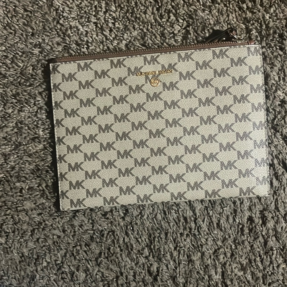 Brown wristlet